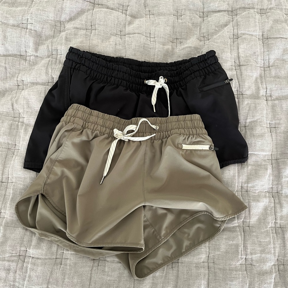 Vuori Clementine Shorts Lot x2 - Small - Black and Pistachio Green
